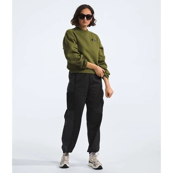 NWT The North Face Women’s Heavyweight Crewneck Sweater Forest Olive Sz S - Picture 1 of 5